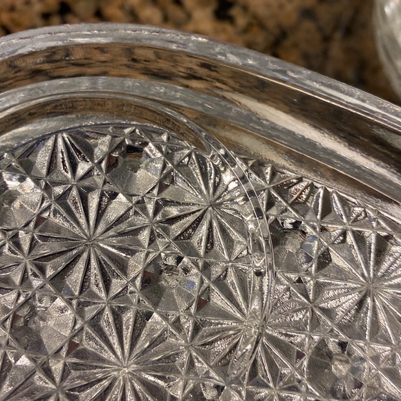 Vtg mid century set of 4 Indiana glass triangle daisy & button luncheon plates - Picture 5 of 9